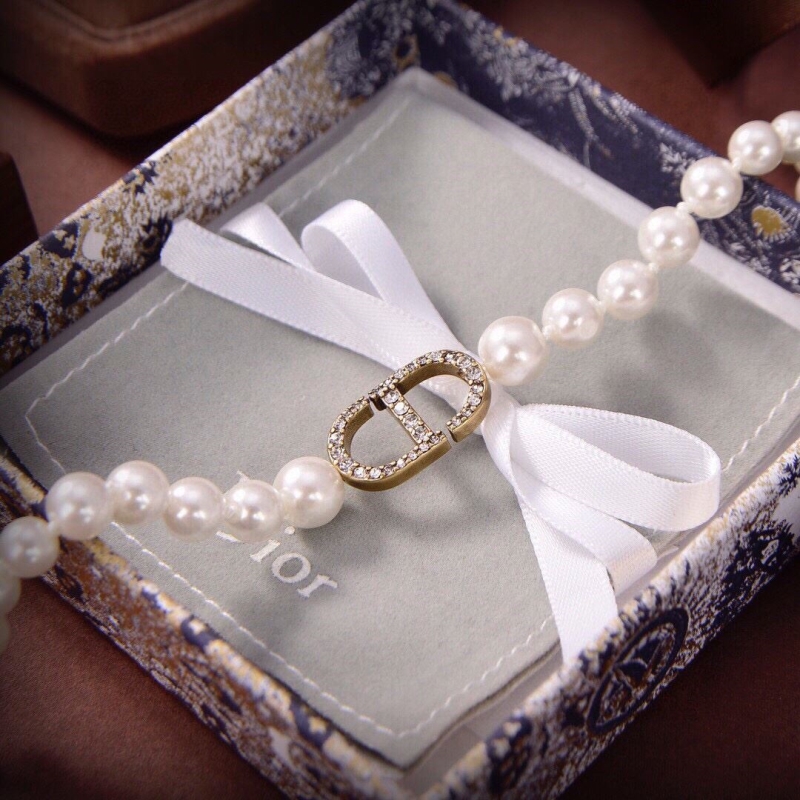 chr1st1an D10r bracelets